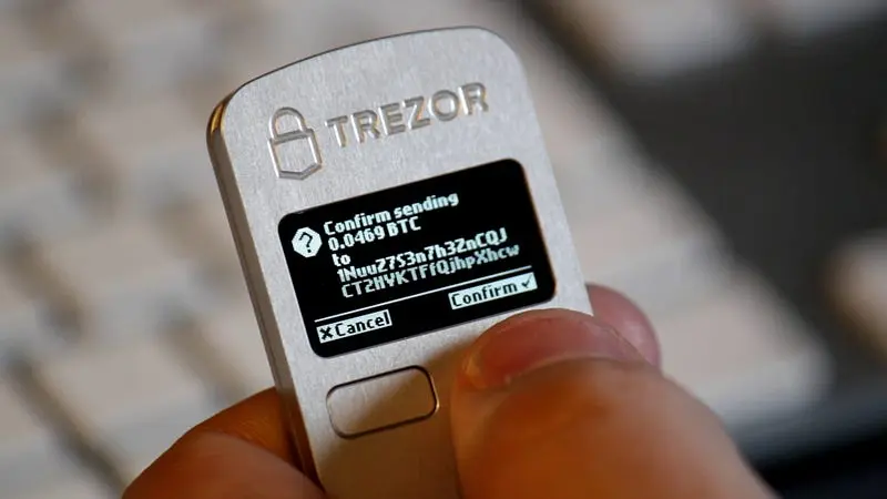 Confirming a transaction on a Trezor Model One